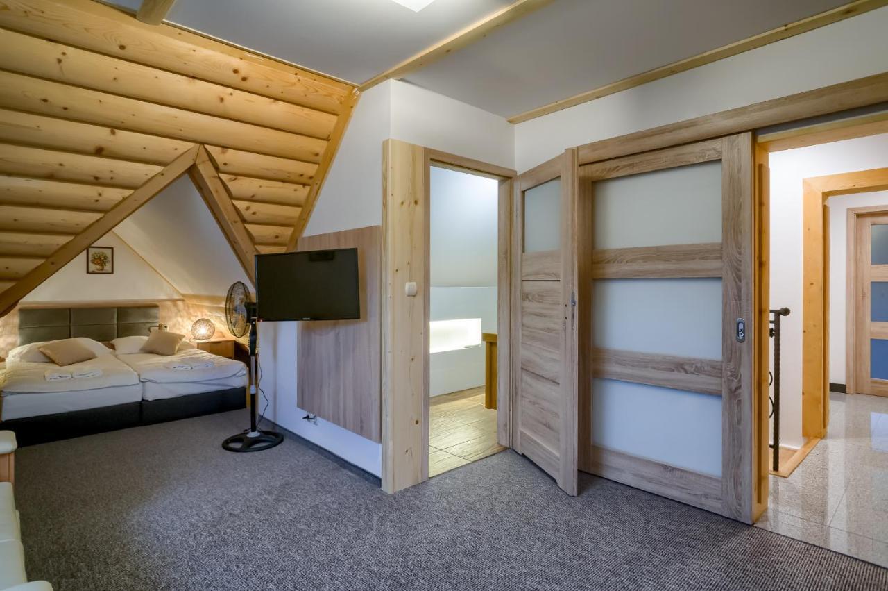 Willa Na Skarpie Szczawnica Exteriör bild